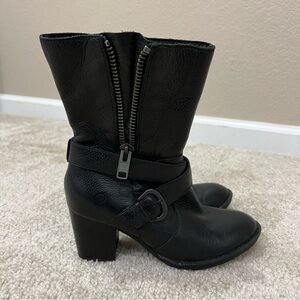 Born Women’s Black Leather Zip Heeled Boots Size 7, 38 D17303 Side Zip,